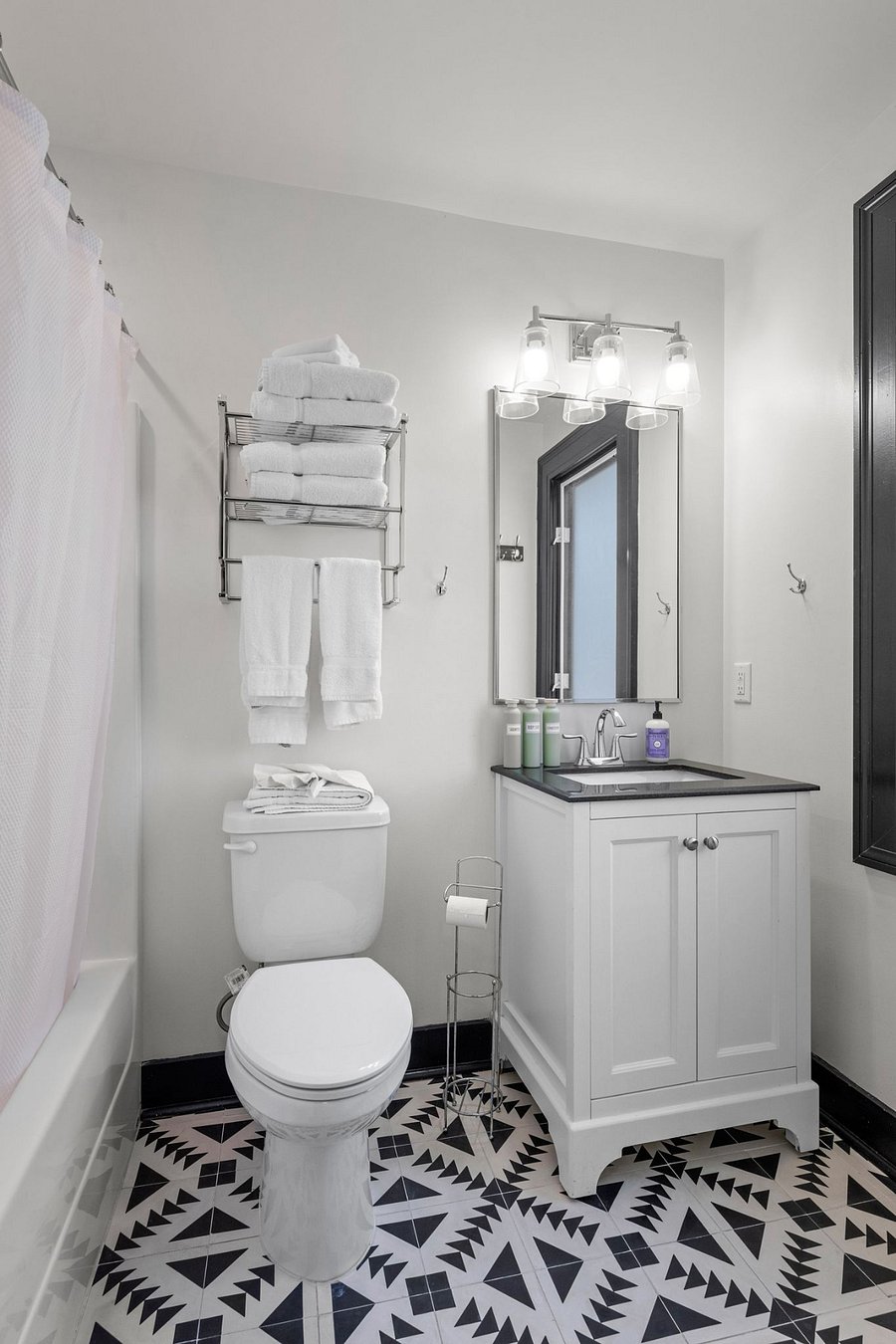 Furnished Finder property 1002776_1 photo 23