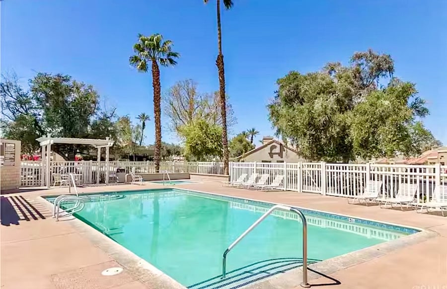 Furnished Finder property 1002778_1 photo 11