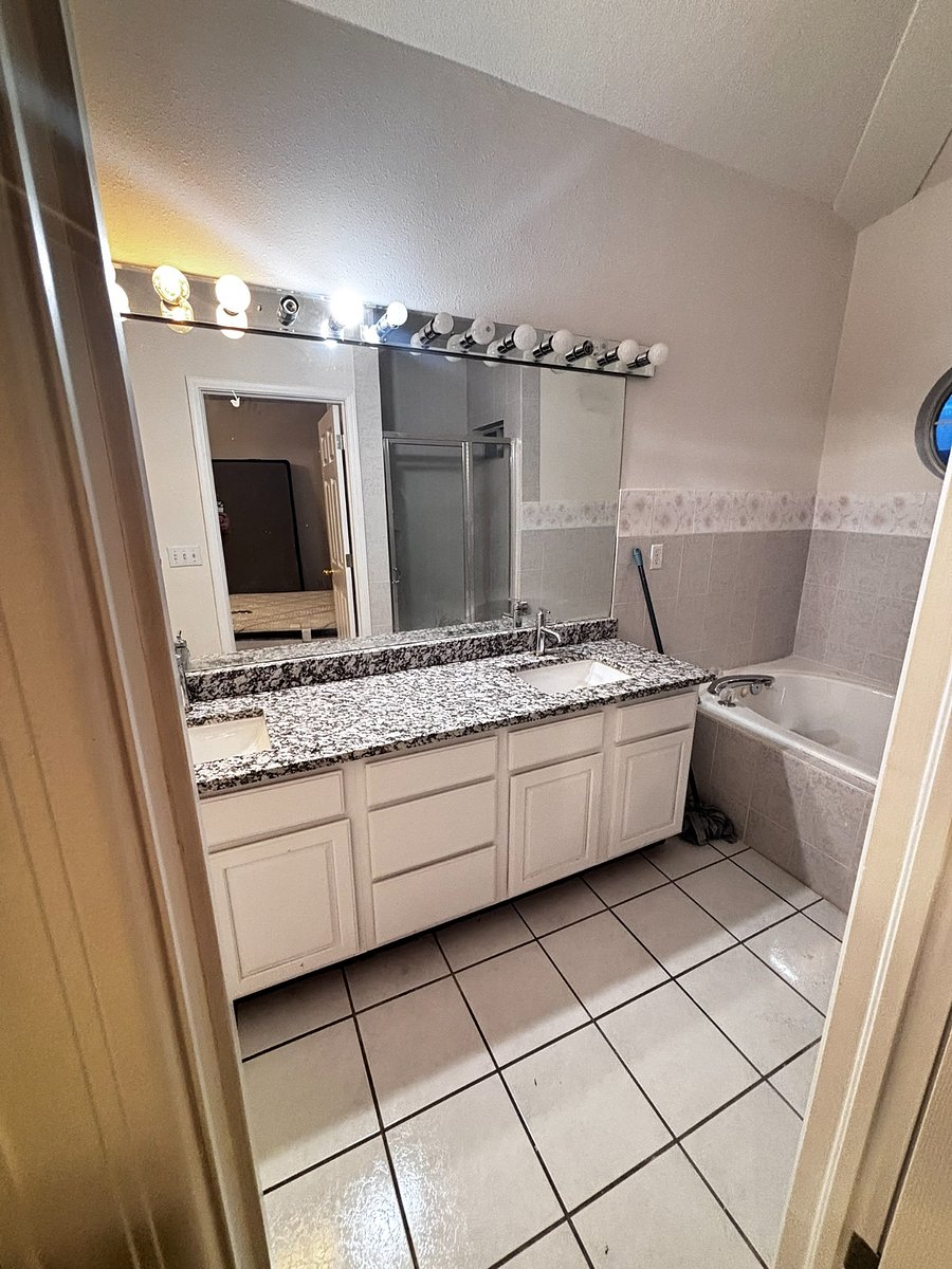 Furnished Finder property 1002827_1 photo 11