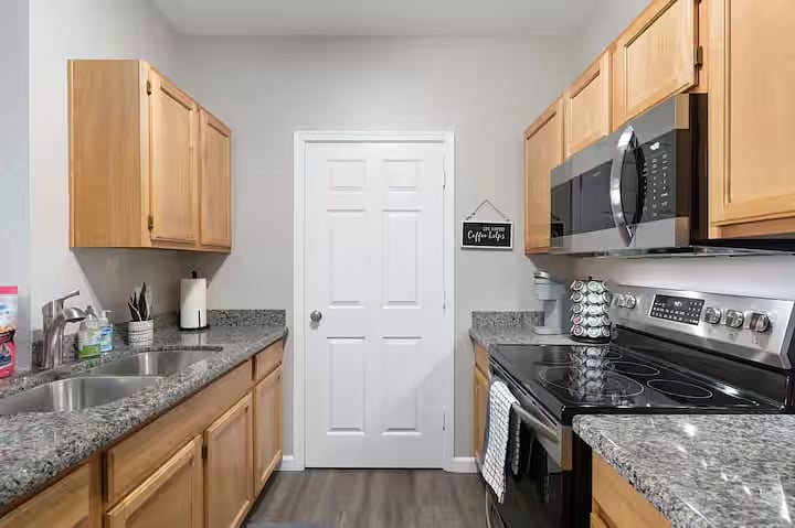 Furnished Finder property 1002850_1 photo 7