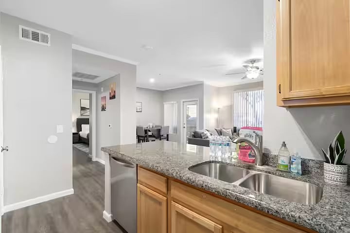 Furnished Finder property 1002850_1 photo 9