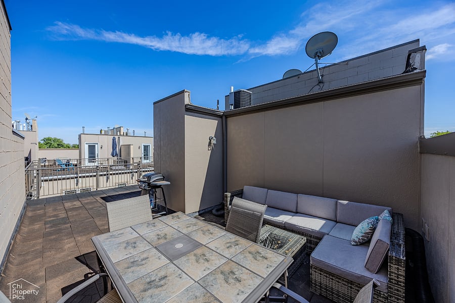 Rooftop deck