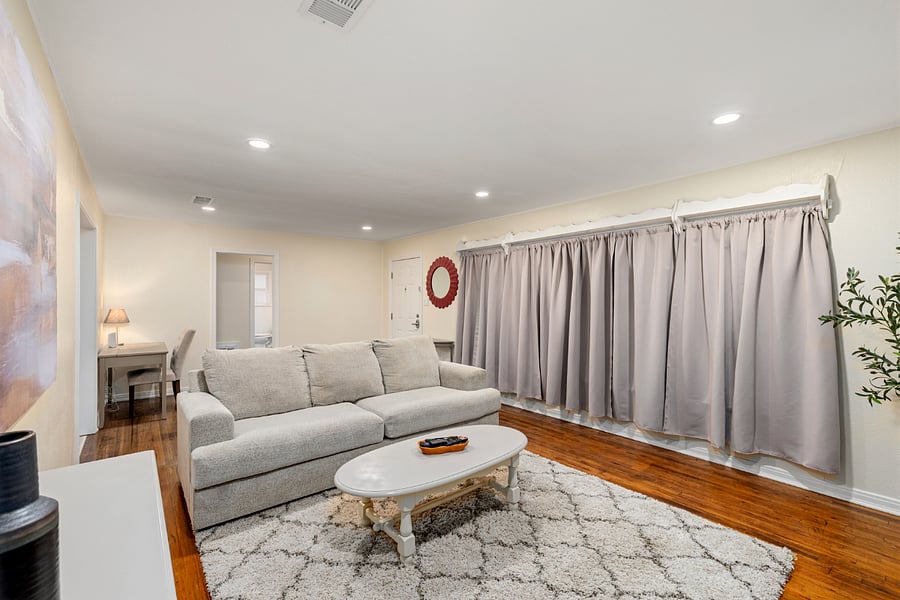 Furnished Finder property 1002873_1 photo 7