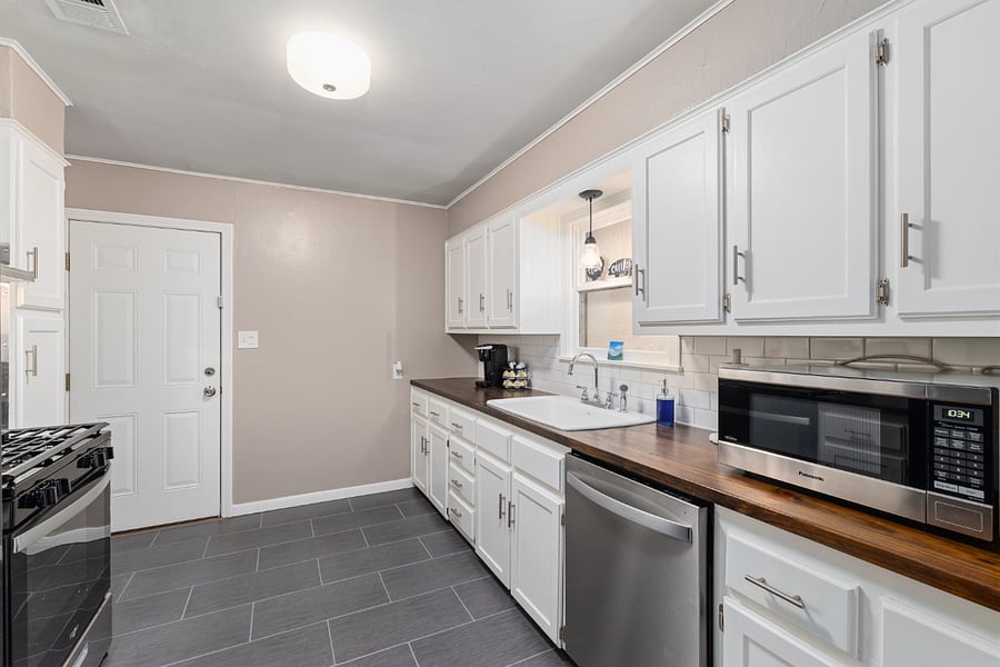 Furnished Finder property 1002873_1 photo 12