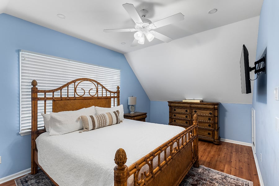 Master with King Bed, Upstairs
