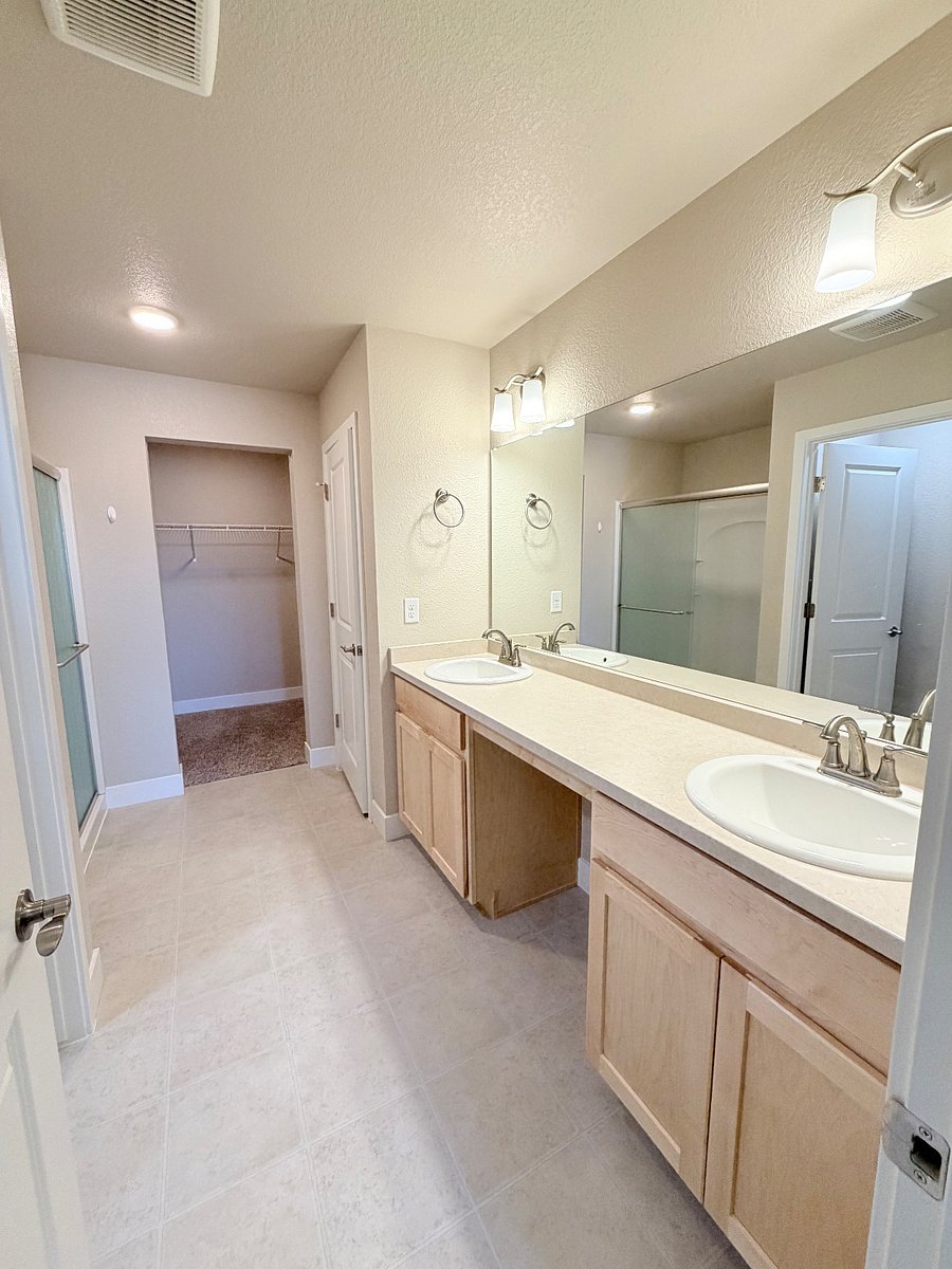 Furnished Finder property 1002937_1 photo 11
