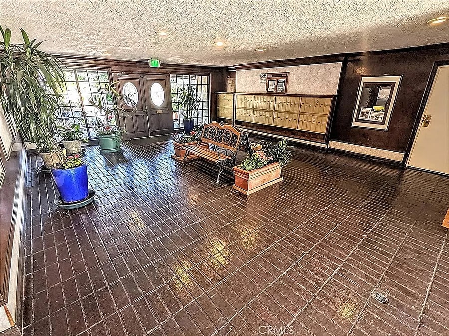 Furnished Finder property 1002943_1 photo 11