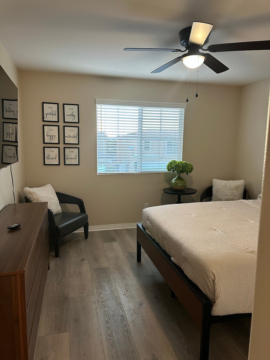 Furnished Finder property 1002947_1 photo 3