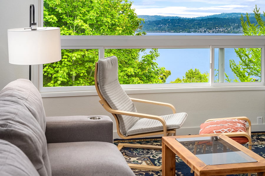 Upstairs Living Room w/ Lakeview