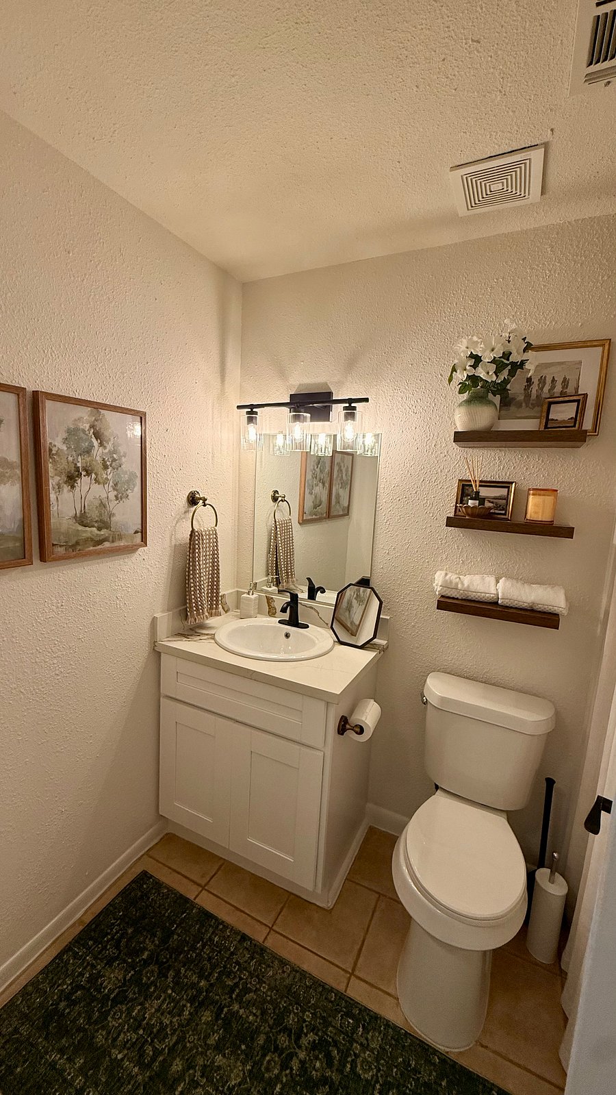 Secondary Full bath with Bathtub