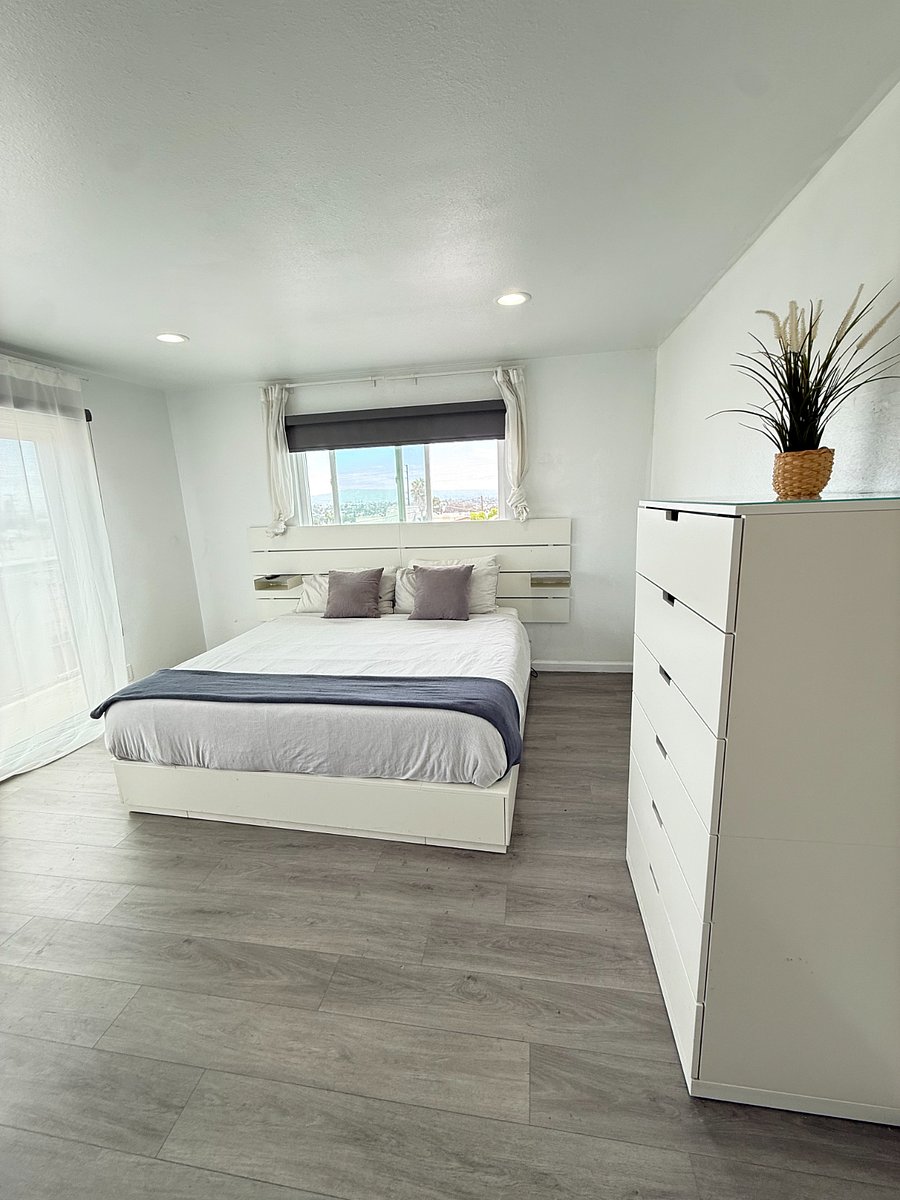 Master Bedroom King Bed
