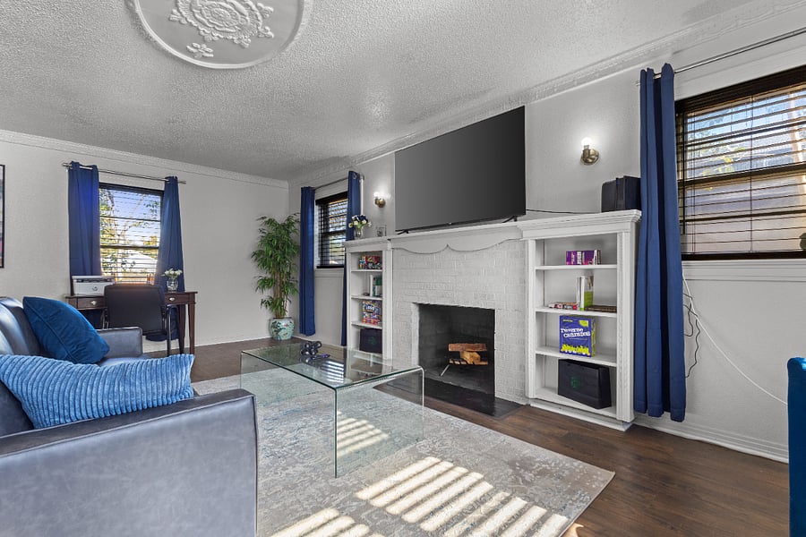 LIVING ROOMS
Two spacious living rooms
85" Smart TV
Three original fireplaces throughout the home
35+ board games
Karaoke machine
Comfortable gathering spaces for relaxing together