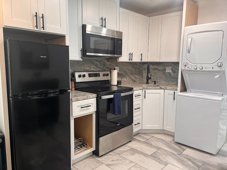 Kitchen/washer dryer