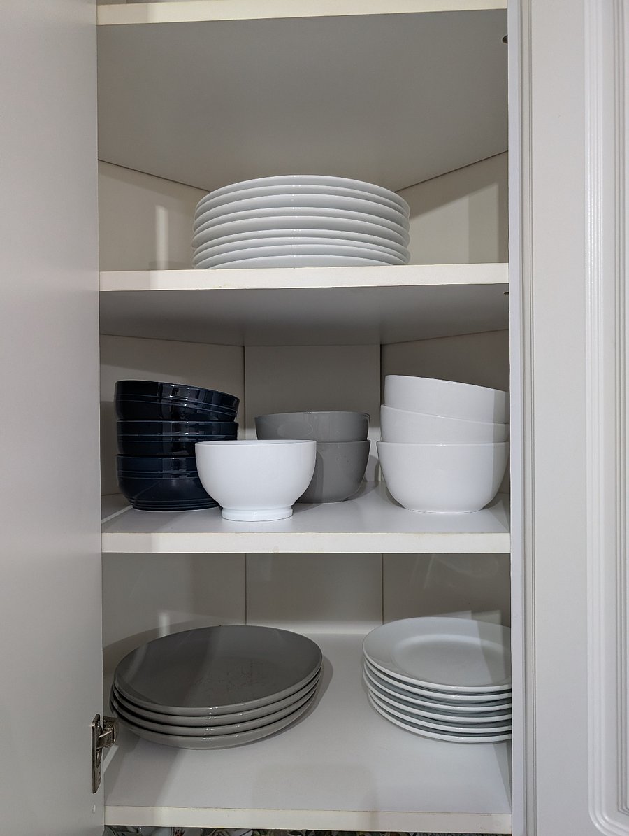 plates and bowls