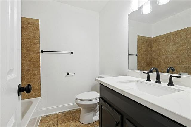 Hall Full bath