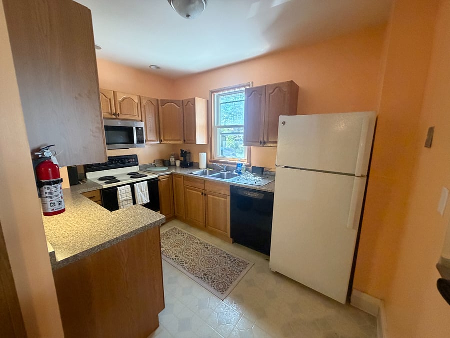 Large Kitchen with lots of cabinets