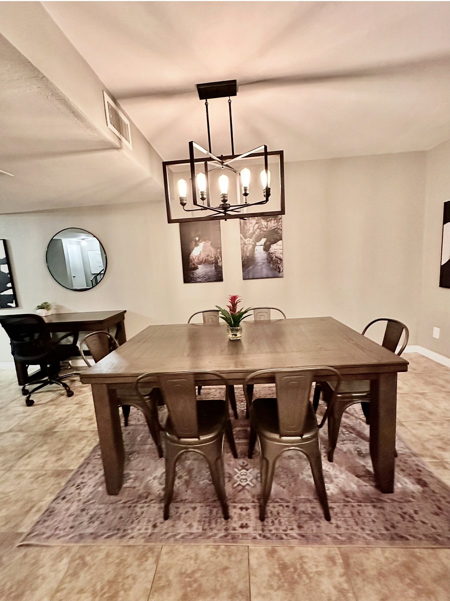 Separate dining table seats 6!