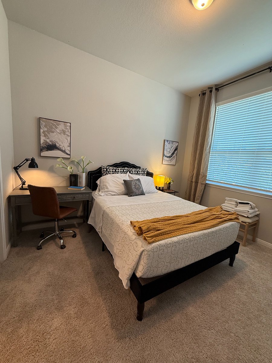BEDROOM 2 - SECOND PRIMARY