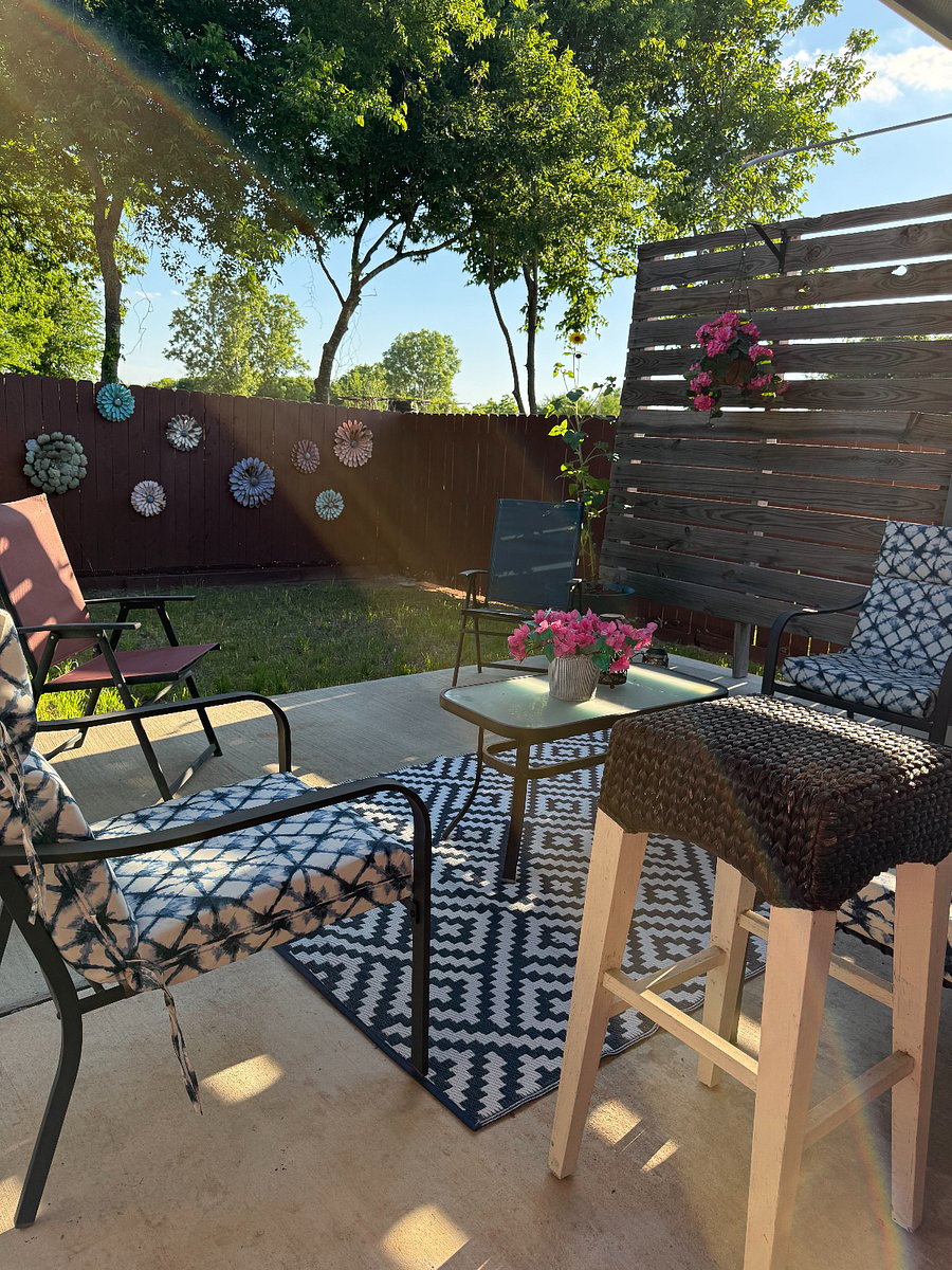 OUTDOOR PATIO
