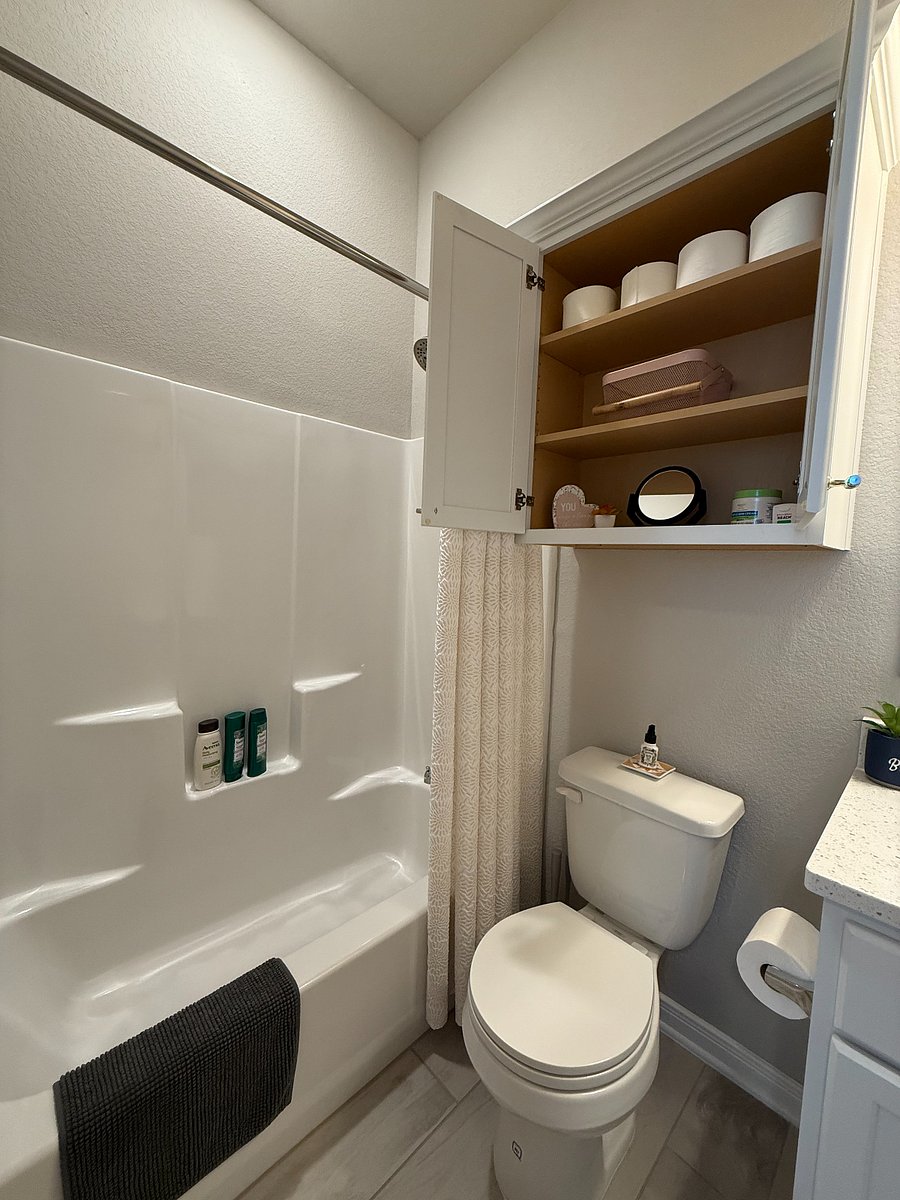 3RD FULL BATHROOM - SHARED