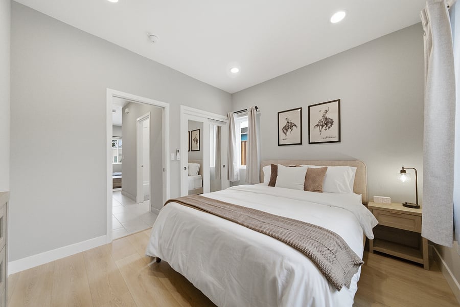 Closet in the bedroom