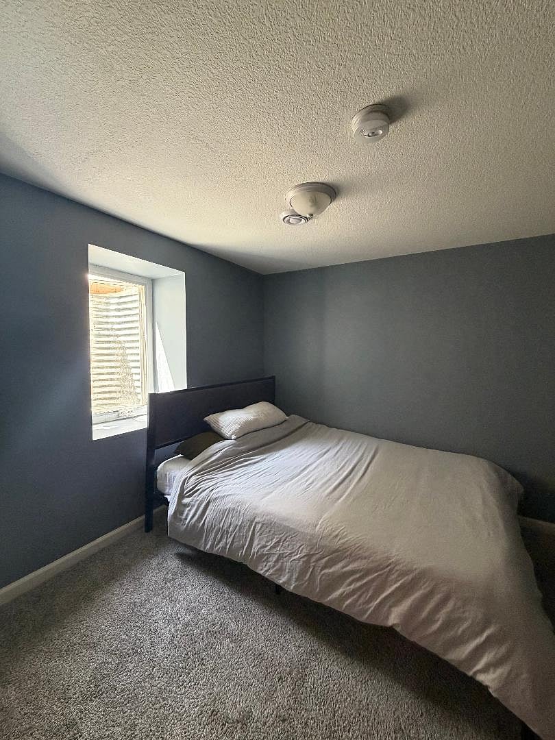 Bed/Bedroom.