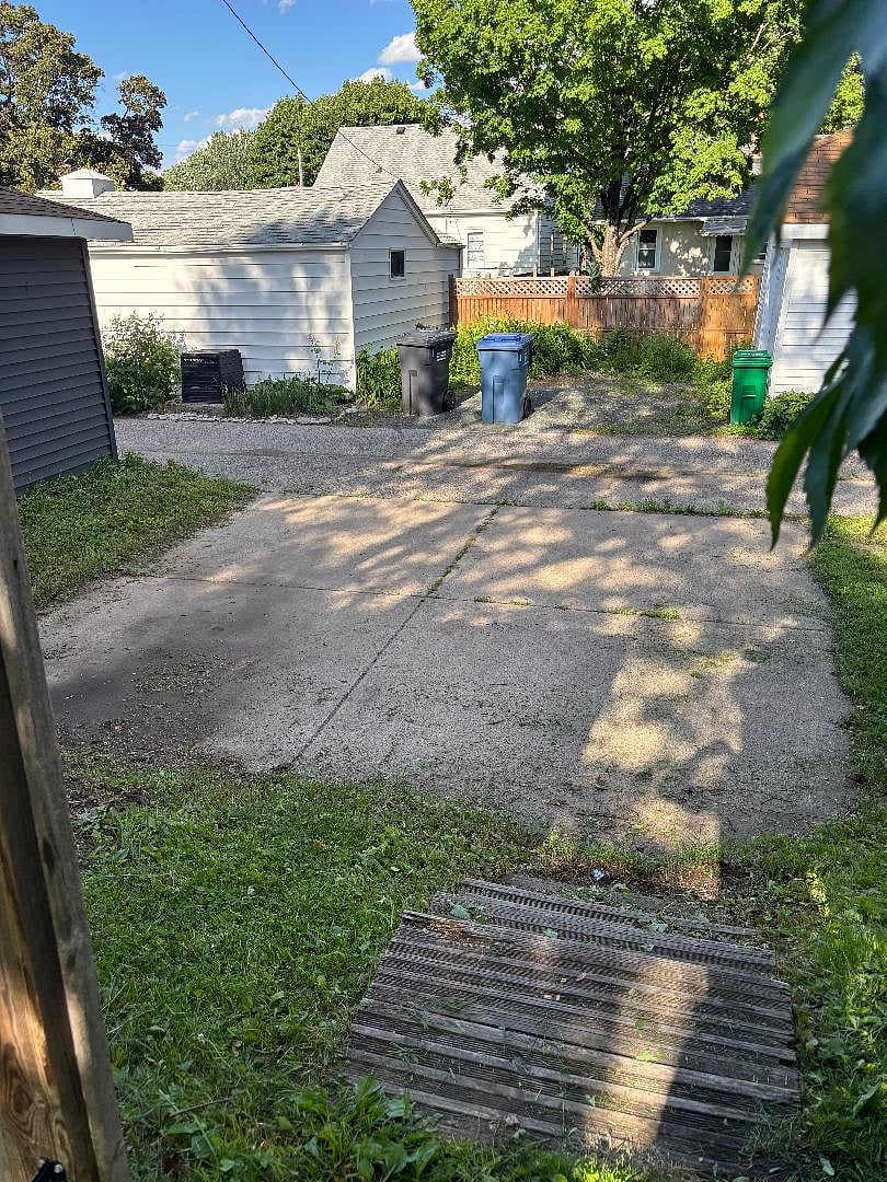 Free Parking in Back.