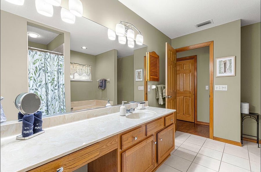 Master Bath
