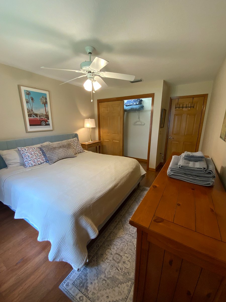 Bedroom 3 - King 