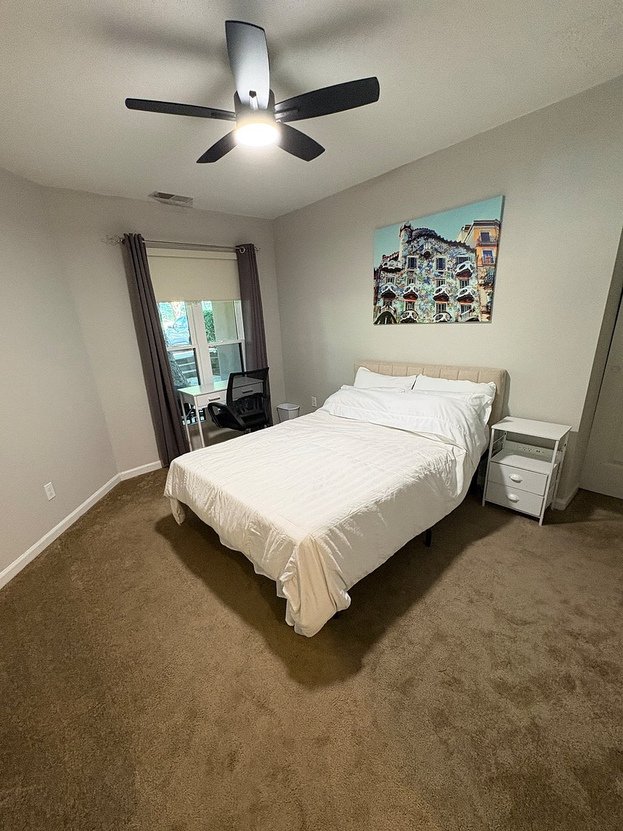Second bedroom