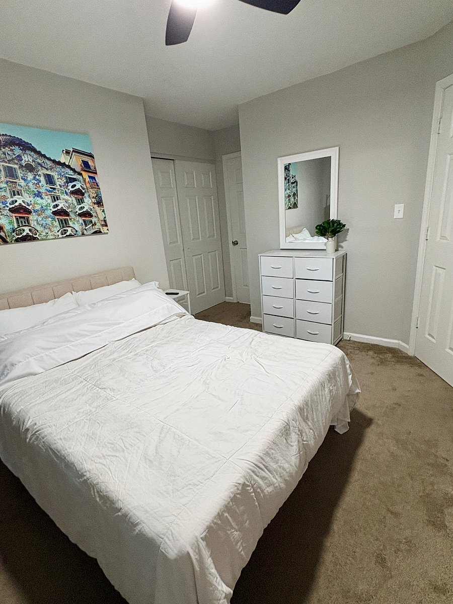 2nd bedroom