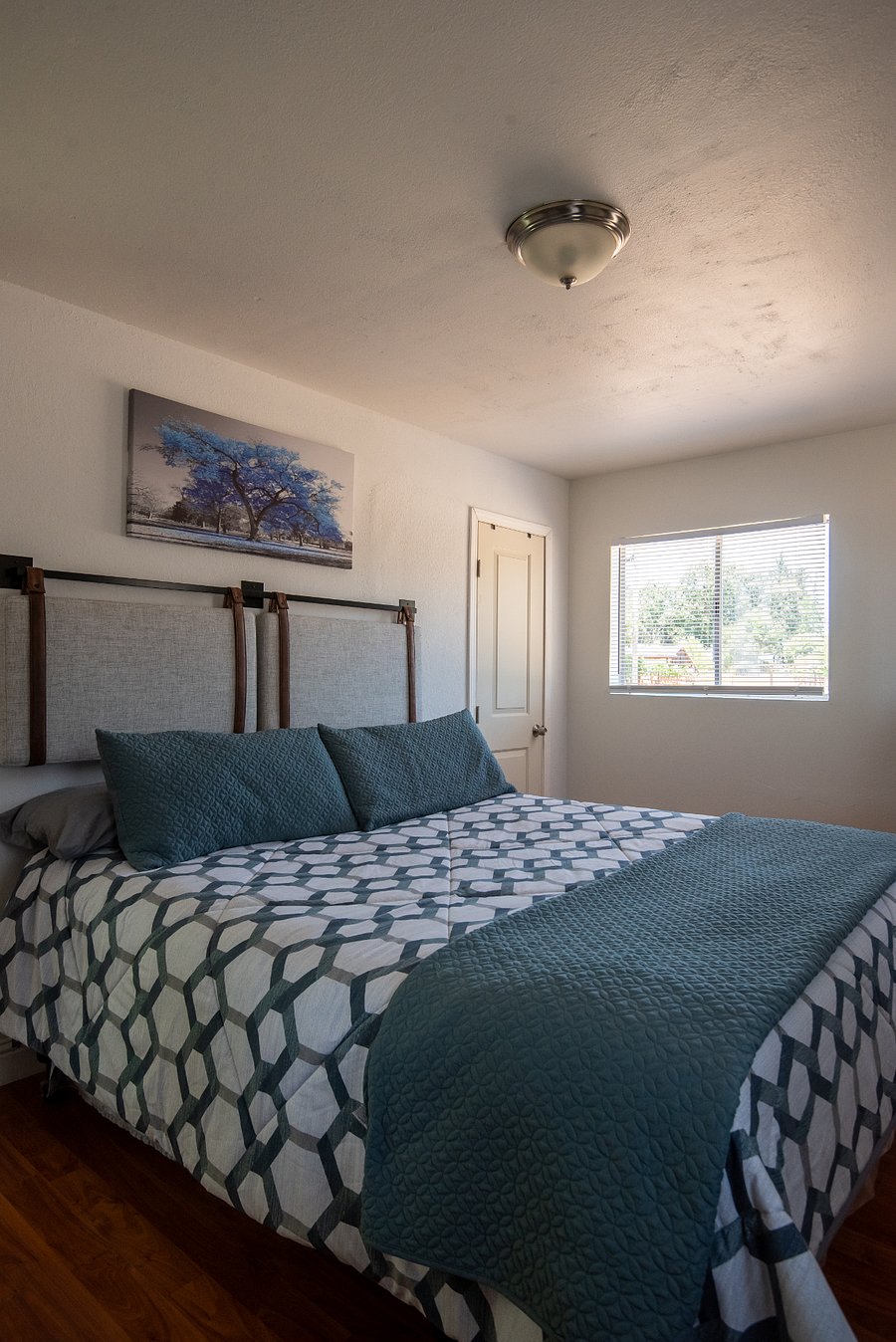 another angle of bed