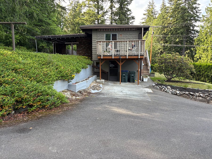 Side of House (room to park multiple cars)