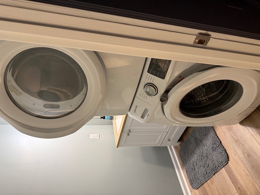 Own washer and dryer in bathroom 