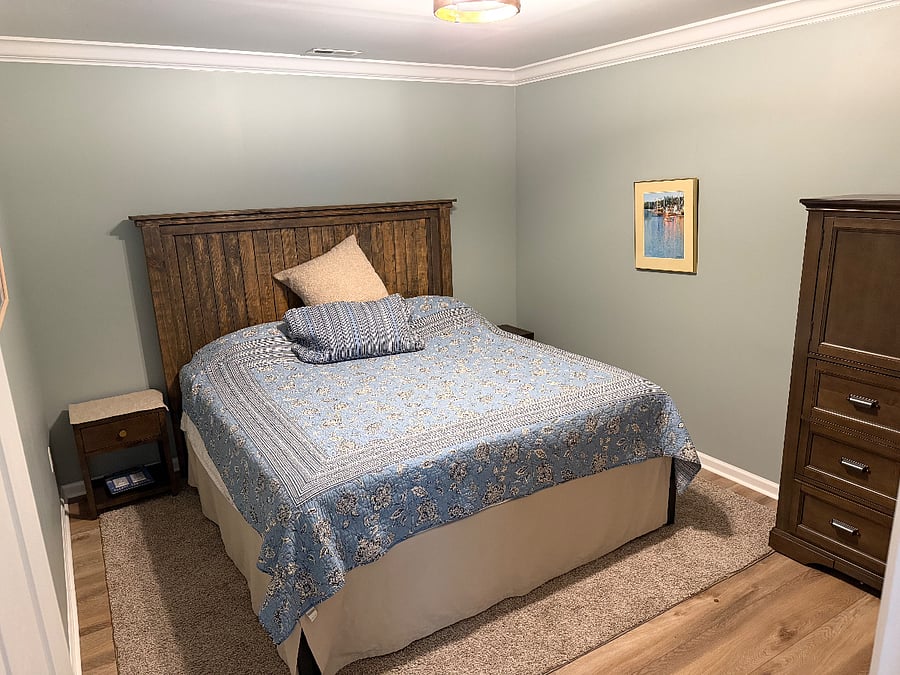 King size bed 