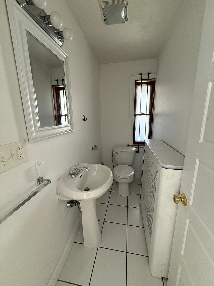 1/2 bath