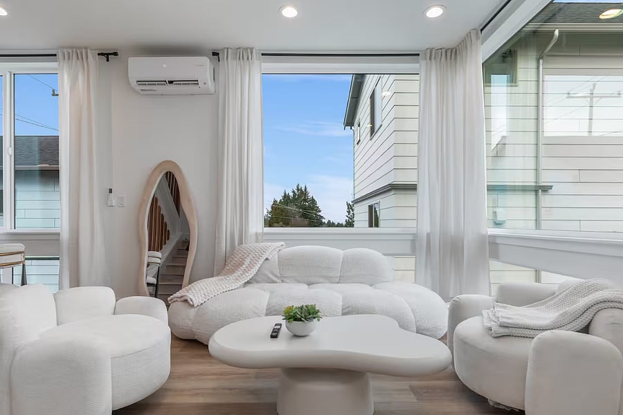 Bright & Modern Living Room