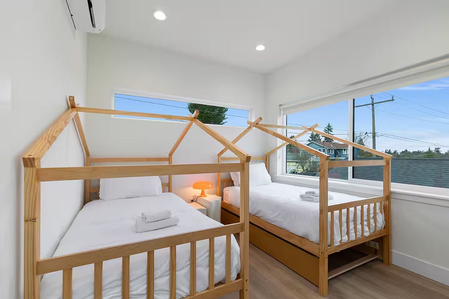 Twin Bedroom