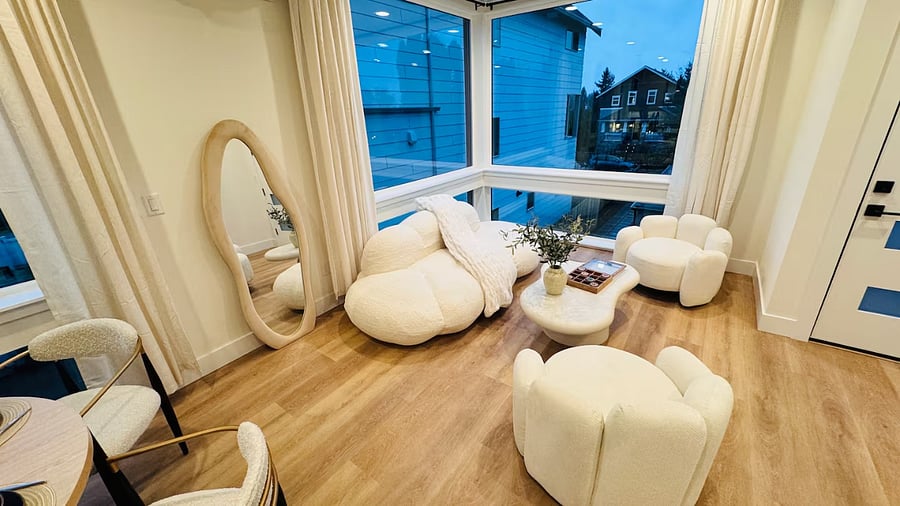 Bright & Modern Living Room