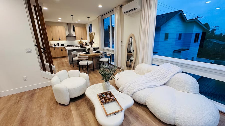Bright & Modern Living Room