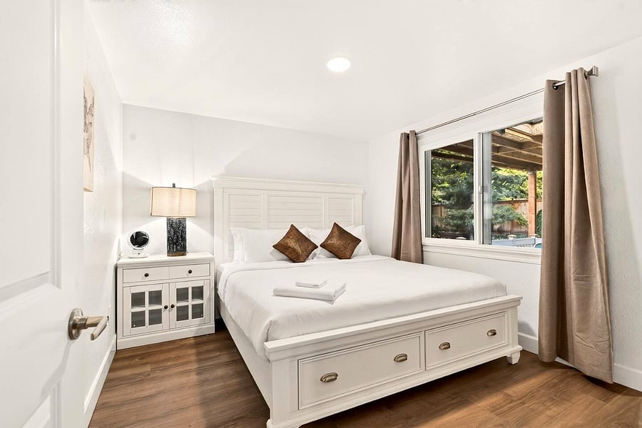 Furnished Finder property 1003809_1 photo 33