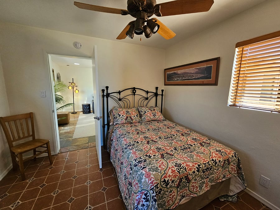 Second bedroom with full size bed.