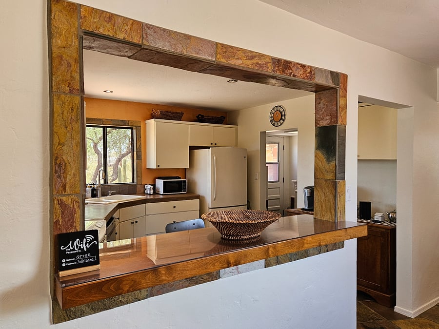 Pass through from dining area to kitchen
