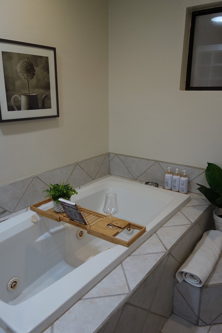 MBR ensuite with walk-in shower and jetted tub.