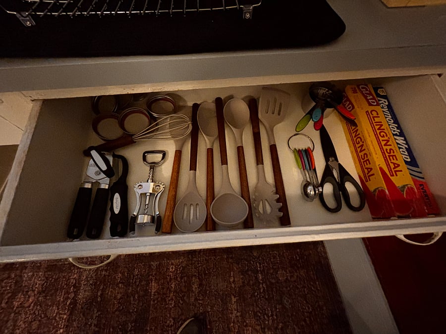 A thoughtfully stocked kitchen with the everyday essentials so you can cook with confidence from day one.