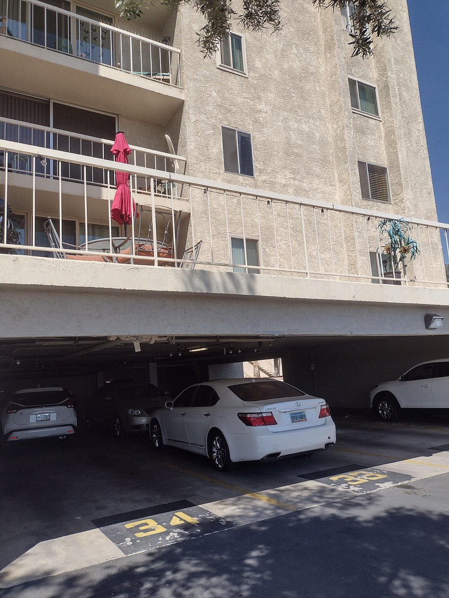 Second floor, key access to elevator