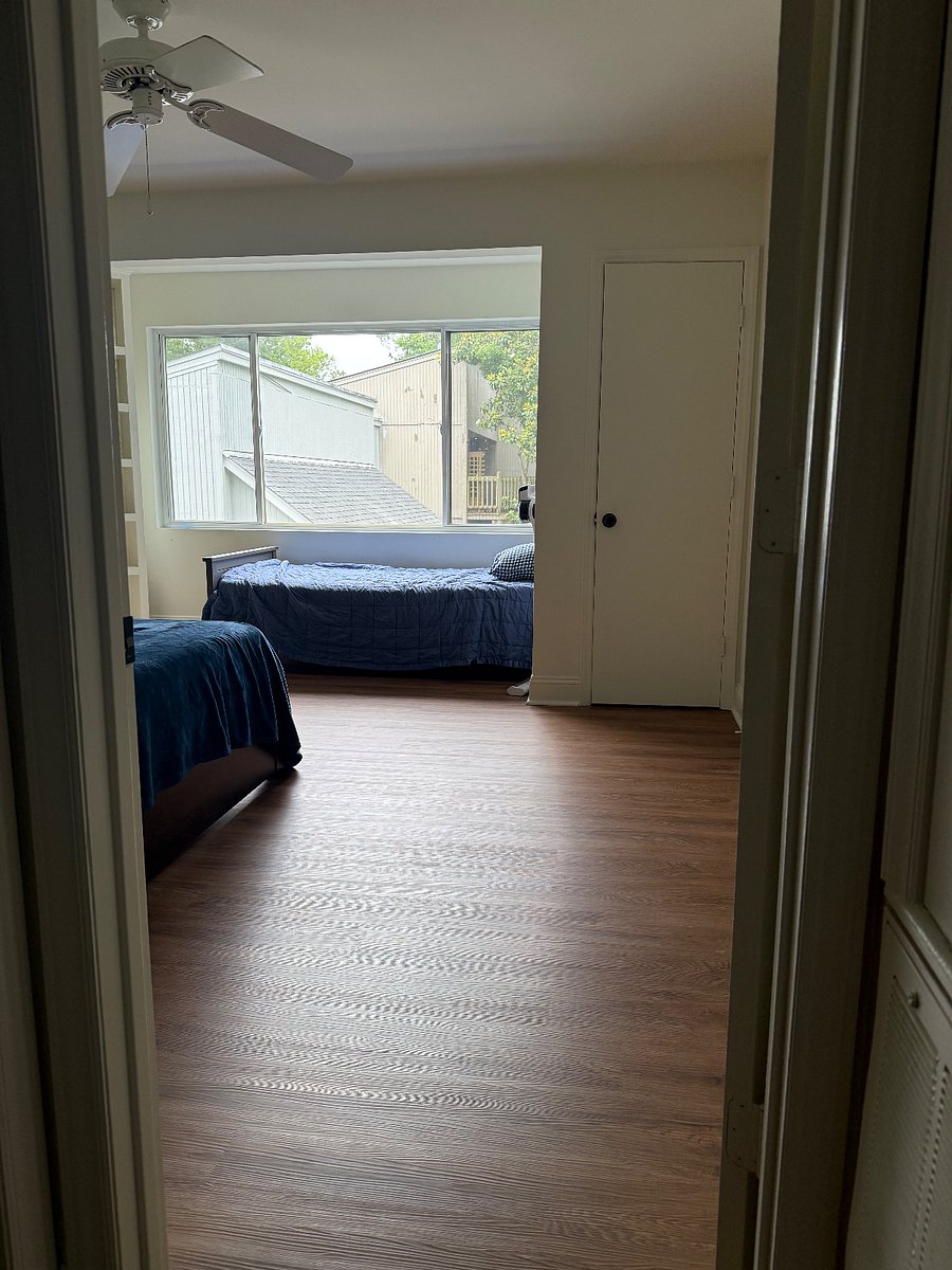 Entrance to primary bedroom.