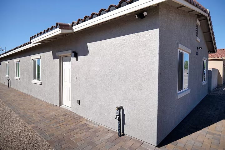 Entrance with keypad makes check-in a breeze!