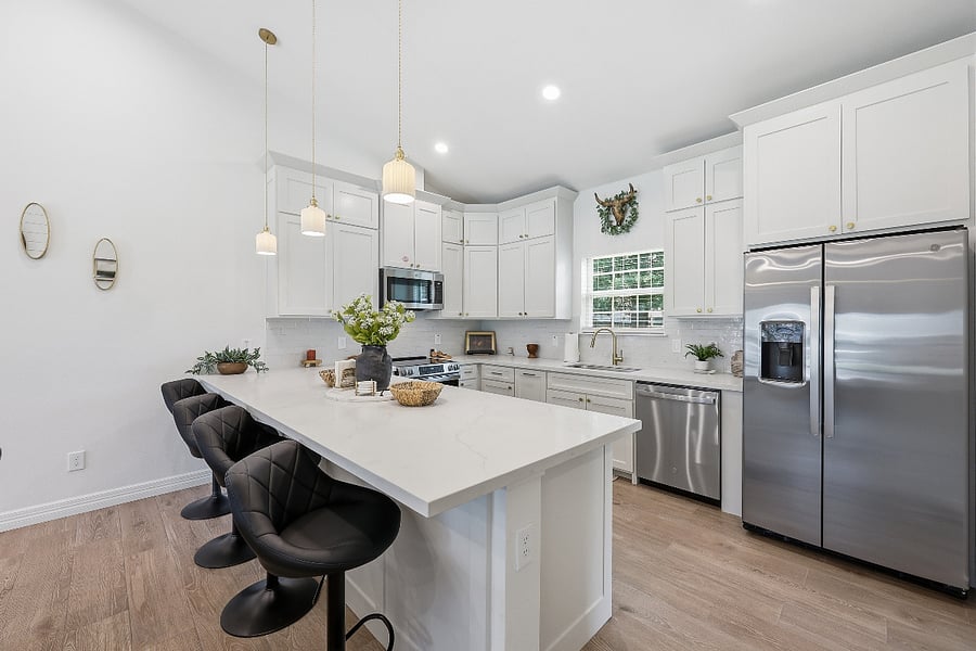 Dining Area - Kitchen