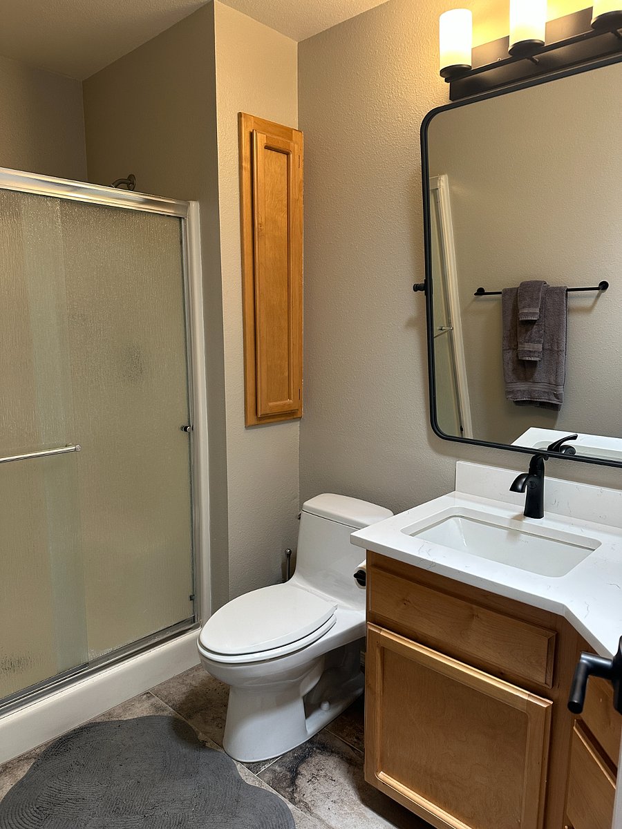 En suite bathroom